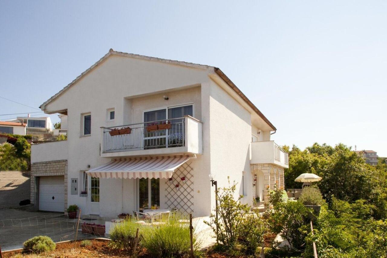 Luka Apartment